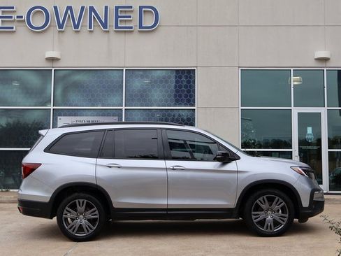 Used 2022 Honda Pilot Sport image 2