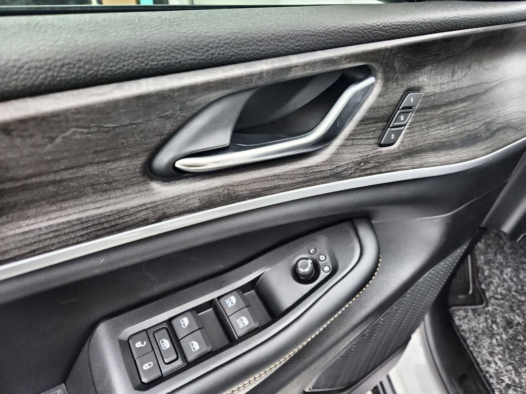 New 2026 Jeep Grand Cherokee L Limited AWD/4WD image 21