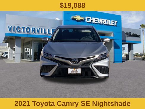 Used 2021 Toyota Camry SE w/ Convenience Package image 2