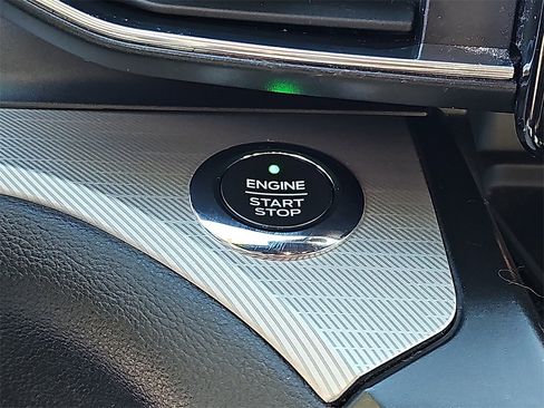 Used 2020 Ford Explorer XLT w/ Equipment Group 202A image 26