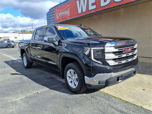 Used 2022 GMC Sierra 1500 SLE image 2
