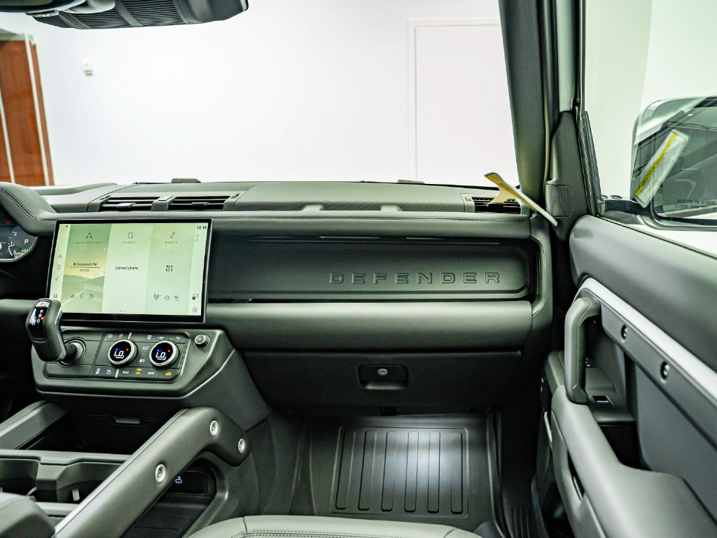 New 2026 Land Rover Defender 110 S AWD/4WD image 43