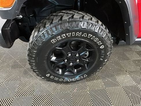 Used 2023 Jeep Wrangler Unlimited w/ Cold Weather Group AWD/4WD image 8