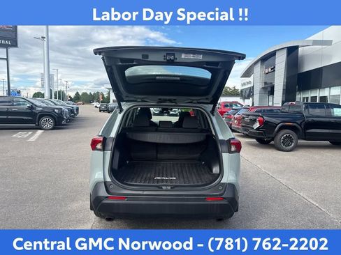 Used 2022 Toyota RAV4 XLE w/ Convenience Package AWD/4WD image 10