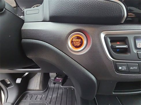 Used 2024 Honda Ridgeline Sport image 16