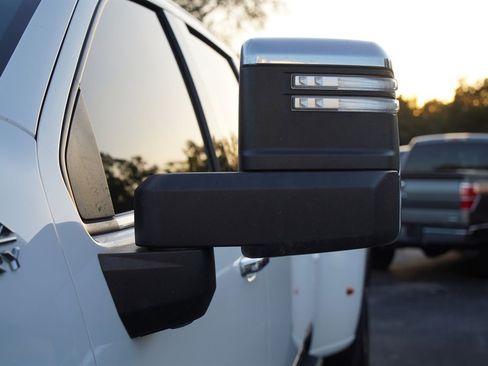 Used 2024 Chevrolet Silverado 3500 High Country w/ Technology Package image 39