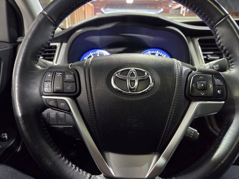 Used 2015 Toyota Highlander XLE image 5