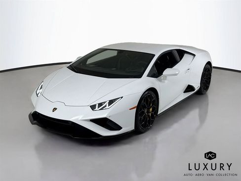 Used 2022 Lamborghini Huracan EVO RWD image 4