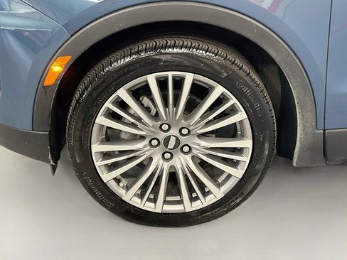 Used 2025 Cadillac XT4 Premium Luxury w/ Technology Package AWD/4WD image 33