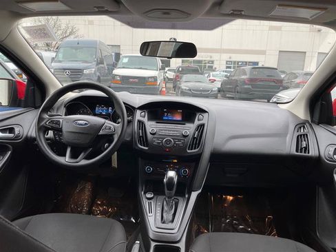 Used 2015 Ford Focus SE FWD image 8