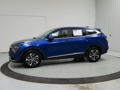 Used 2025 Kia Sportage EX FWD image 4