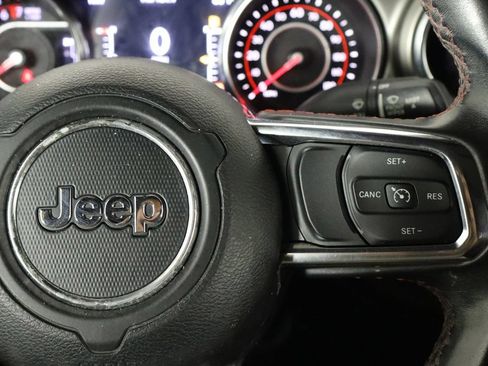 Used 2019 Jeep Wrangler Unlimited Rubicon AWD/4WD image 10