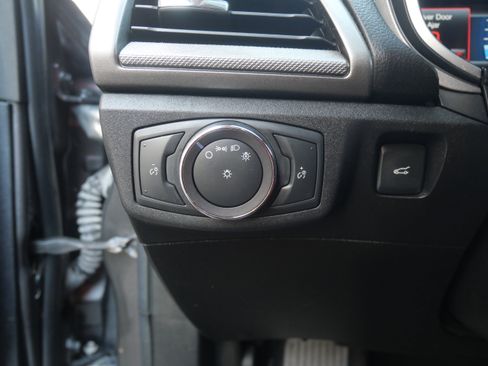 Used 2019 Ford Fusion SE image 21