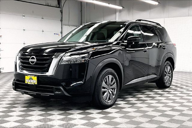 Used 2025 Nissan Pathfinder SV FWD image 11