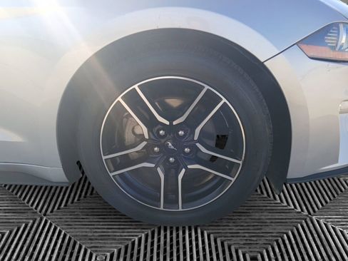 Used 2019 Ford Mustang Premium image 9