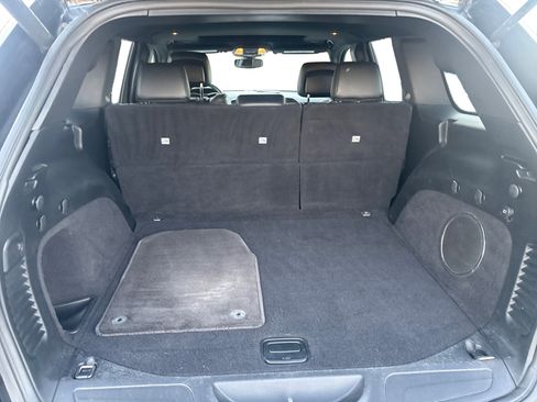 Used 2019 Jeep Grand Cherokee Altitude image 11