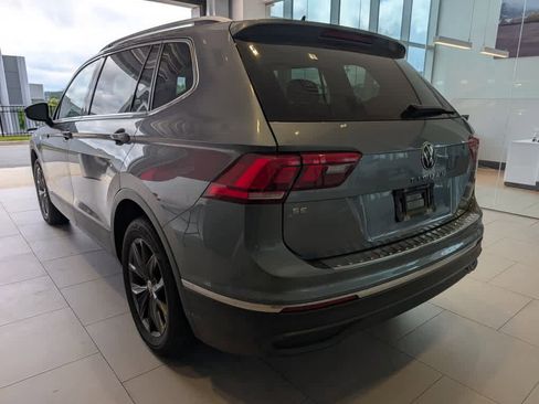 Used 2023 Volkswagen Tiguan SE w/ Panoramic Sunroof Package FWD image 12