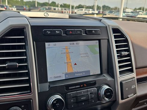 Used 2019 Ford F150 King Ranch w/ Equipment Group 601A Luxury AWD/4WD image 21