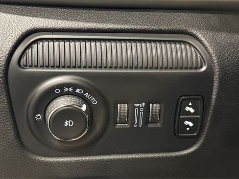 Used 2024 Jeep Wagoneer Series II w/ Flexible Seating Group AWD/4WD image 22