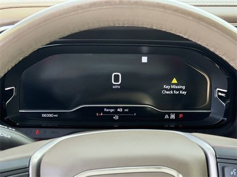 Used 2022 GMC Yukon XL Denali image 17