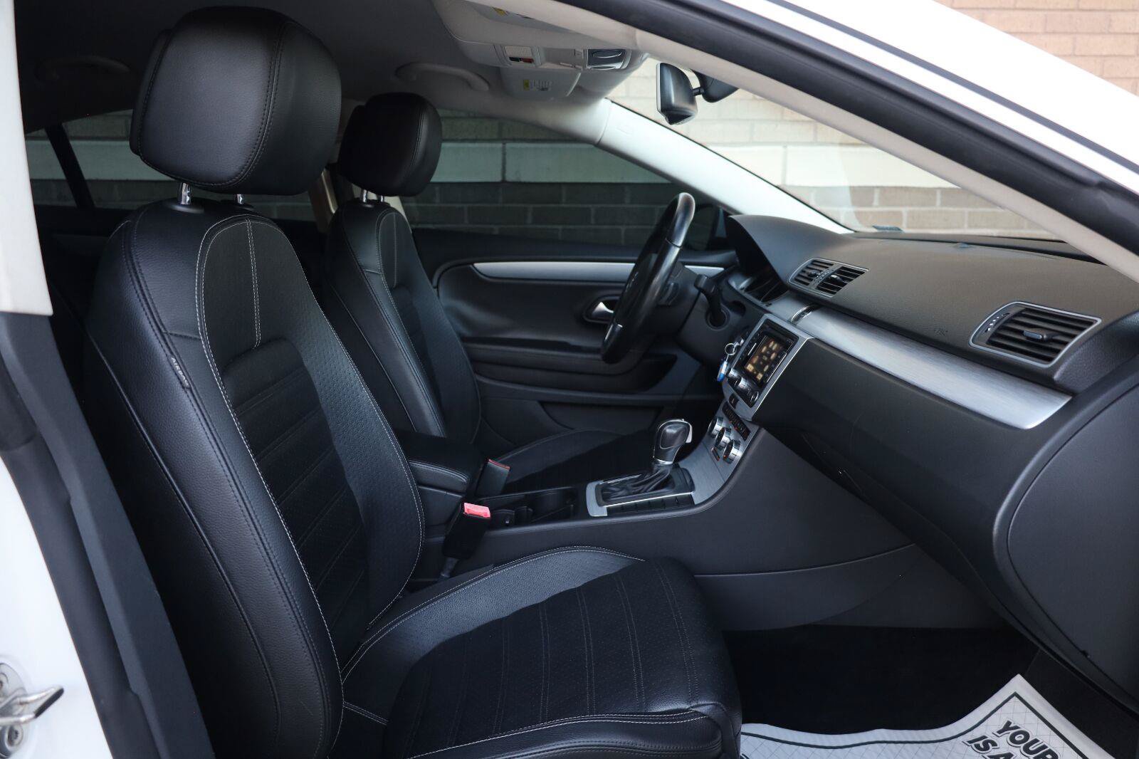 Used 2014 Volkswagen CC R-Line FWD image 27