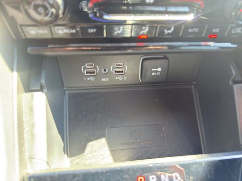 Used 2025 Jeep Grand Cherokee Altitude AWD/4WD image 19