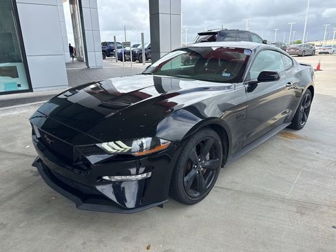 Used 2022 Ford Mustang GT Premium w/ Black Accent Package RWD image 3