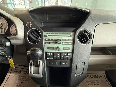Used 2010 Honda Pilot EX-L image 17