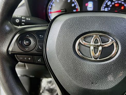 Used 2021 Toyota RAV4 LE FWD image 19