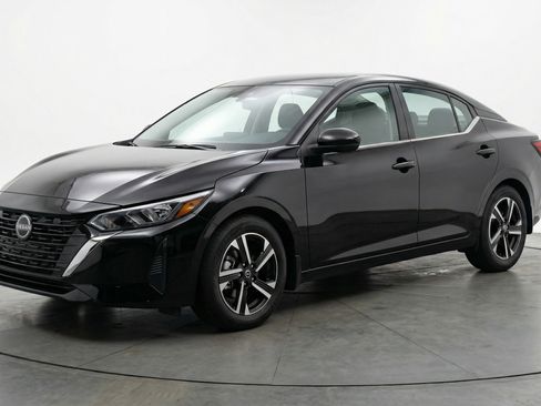 Used 2025 Nissan Sentra SV image 3
