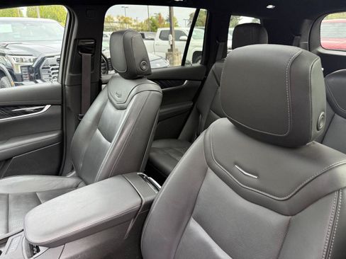 Used 2025 Cadillac XT6 Premium Luxury AWD/4WD image 11