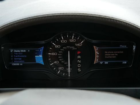 Used 2013 Lincoln MKX AWD image 22