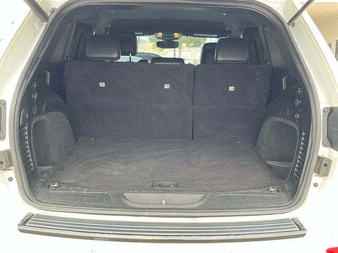 Used 2017 Jeep Grand Cherokee Altitude image 26