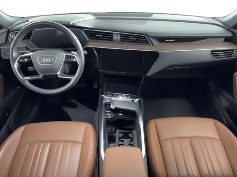 Used 2021 Audi e-tron Premium Plus w/ Premium Plus Package image 19