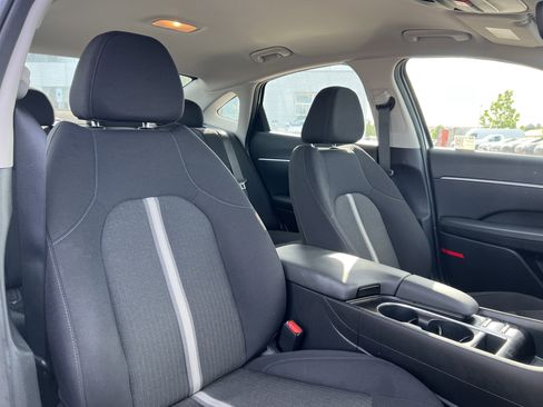 Used 2025 Hyundai Sonata SEL FWD image 16