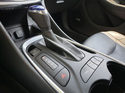 Used 2019 Chevrolet Volt Premier w/ Driver Confidence II Package FWD image 25