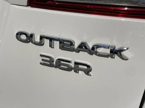 Used 2017 Subaru Outback 3.6R Touring image 10