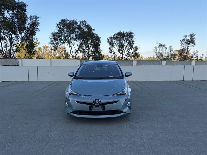 Used 2017 Toyota Prius Three Touring FWD image 3