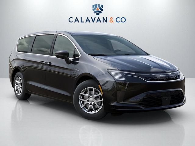 New 2027 Chrysler Pacifica Select FWD image 7