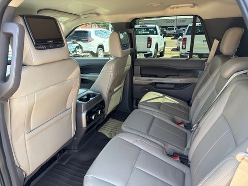 Used 2020 Ford Expedition XLT w/ Equipment Group 202A RWD image 10