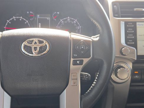 Used 2022 Toyota 4Runner SR5 Premium w/ Moonroof Package AWD/4WD image 19