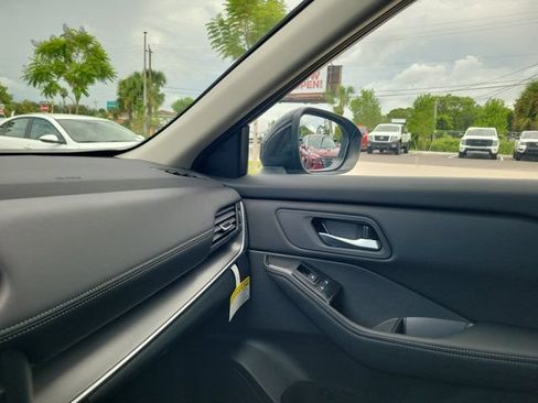Certified 2026 Nissan Rogue SV FWD image 27