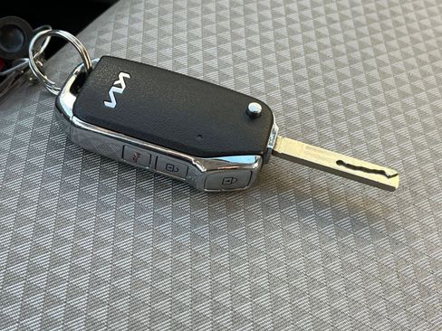 Used 2025 Kia Soul LX w/ LX Technology Package image 22