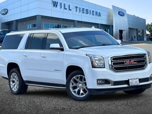 Used 2020 GMC Yukon XL SLE w/ SLE Value Package RWD image 2