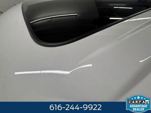 Used 2022 Ford Explorer Limited w/ Equipment Group 301A AWD/4WD image 22