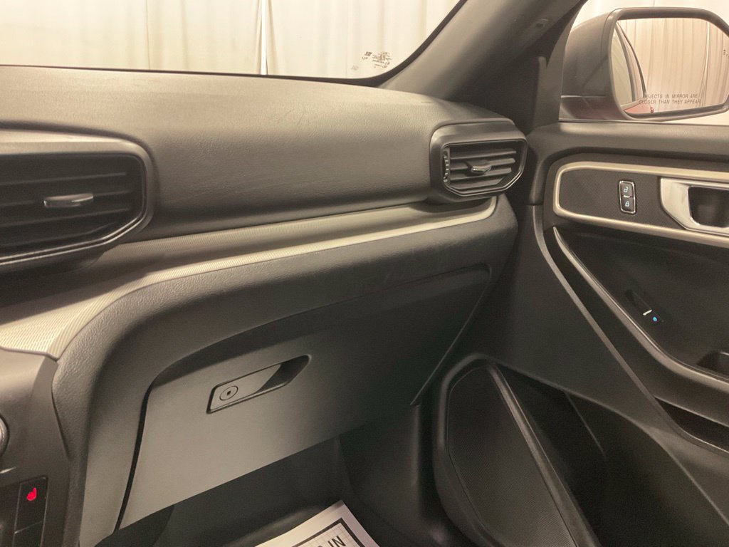 Used 2020 Ford Explorer XLT w/ Comfort Package AWD/4WD image 18