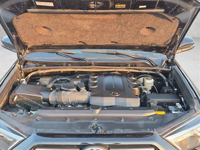 Used 2022 Toyota 4Runner SR5 Premium w/ Moonroof Package RWD image 20