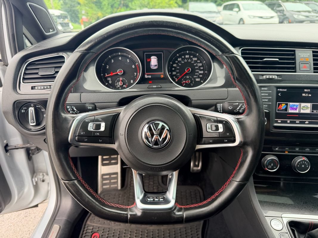 Used 2017 Volkswagen GTI SE FWD image 17