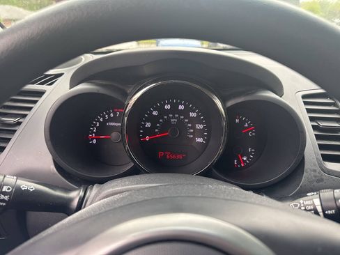 Used 2010 Kia Soul + FWD image 19