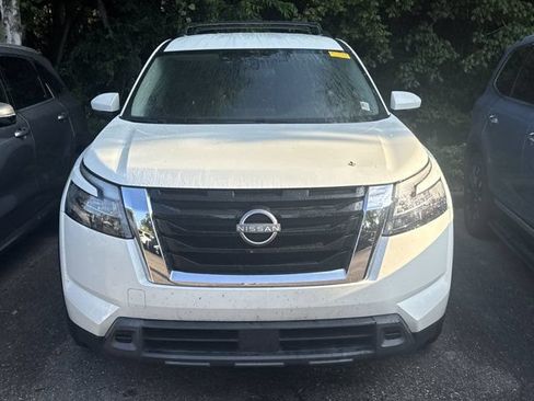 Used 2023 Nissan Pathfinder SV FWD image 2